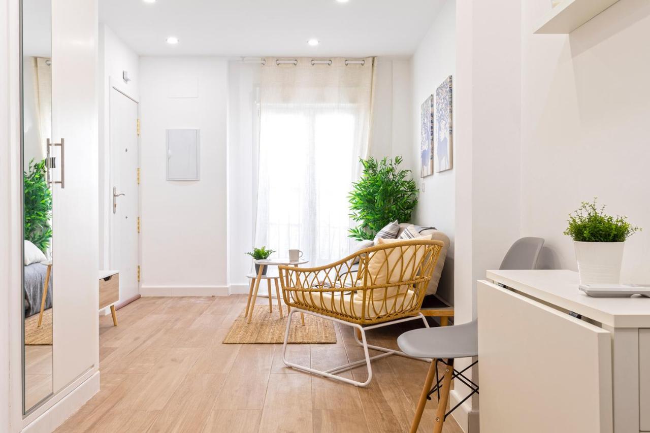 Malgi Apartment - Malaga City Centre エクステリア 写真