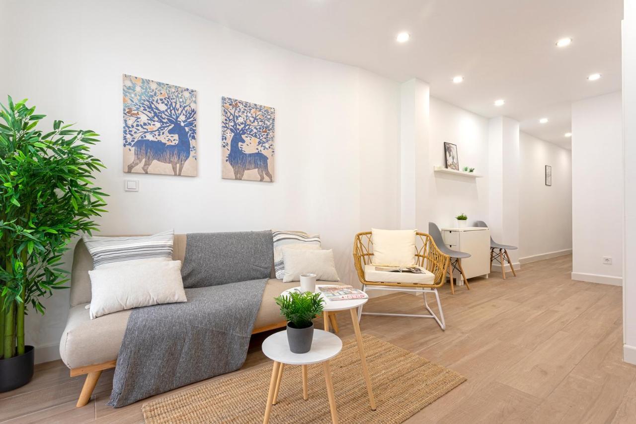 Malgi Apartment - Malaga City Centre エクステリア 写真